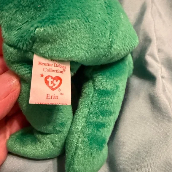 Ty Beanie Baby “Erin” Emerald Green Plush Bear - Picture 4 of 5